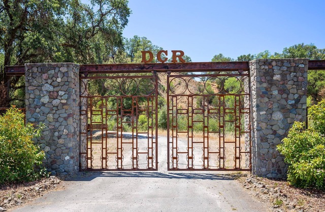 The Dooley Creek Ranch - Private Resort