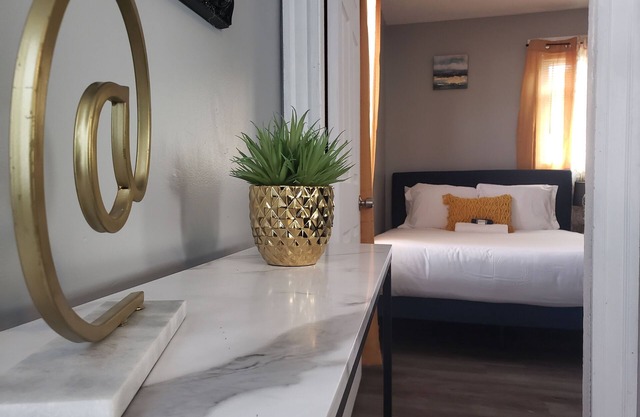 The Double Lux at The North End *New 2bed Near PC