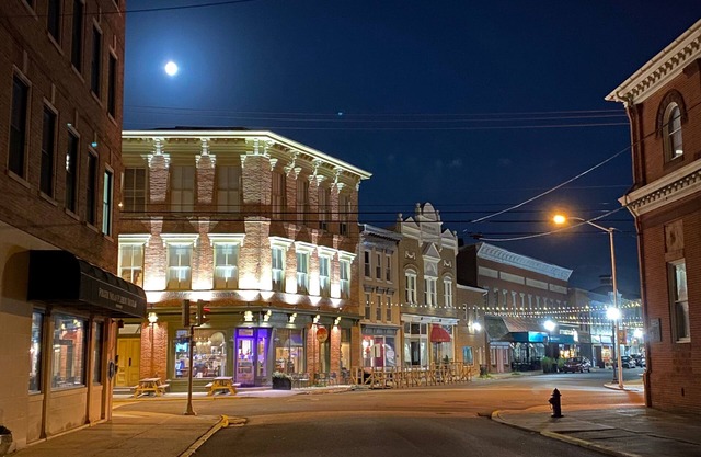 The Drinking Gourd: Stunning Penthouse in Historic Downtown Cambridge