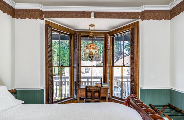 The Dutch Flat Hotel