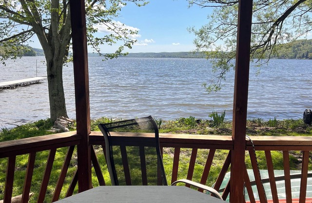 Charming 3-bedroom cabin with WiFi and AC in beautiful Richfield Springs