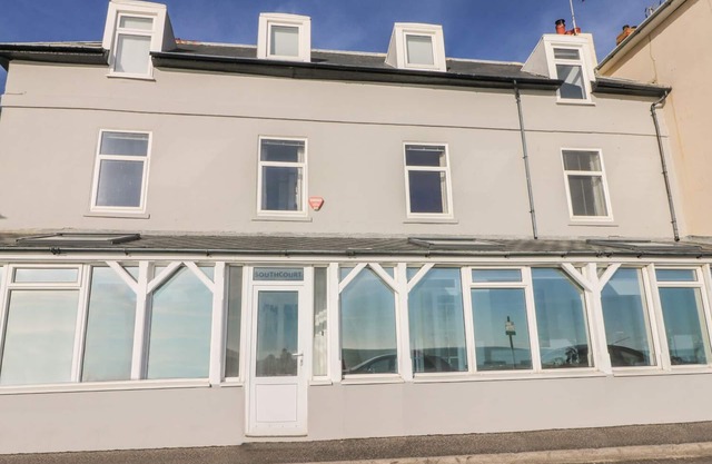 Die Traufe, SANDGATE