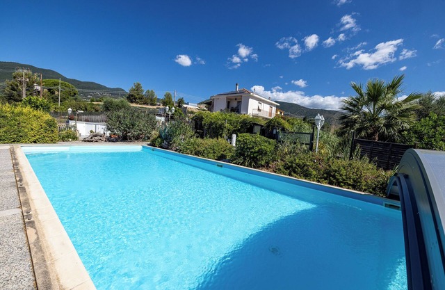 Eden of Roses- Glamping bietet Entspannung, Aussicht, Pool, Spa Garten BBC WIFI