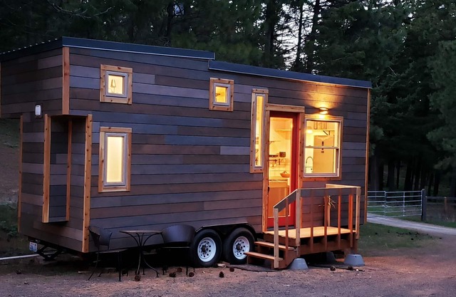 NEU Luxus winziges Haus auf 10 Hektar bewaldeten Schritten von Teanaway