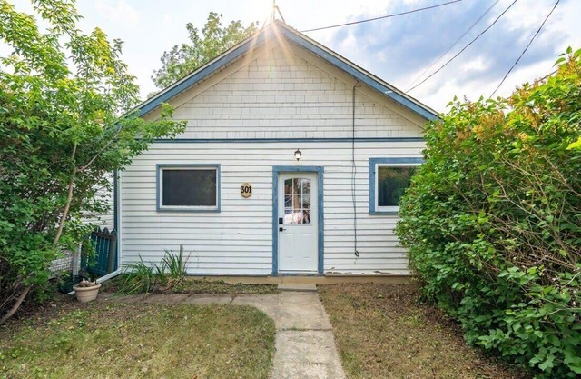 The Era| 2-Bedroom | BBQ, River & Big Dinosaur