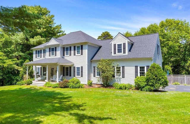The Escape: 028-Y Big, Custom Built with Pool, Hot Tub in Yarmouth Port
