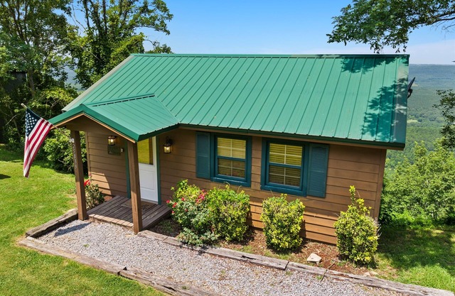 The Escape-views of 3 states w/hot tub