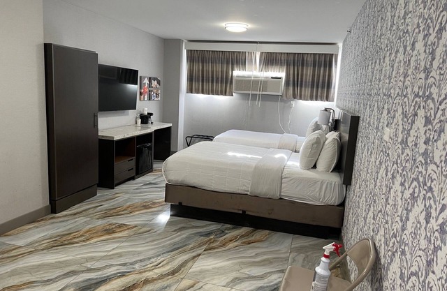 The Essence Hotel AT JFK