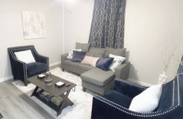 THE Exclusive Retreat! Chique! Stylish! RENOVATED!