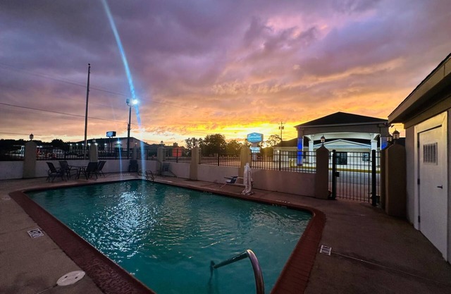 The Executive Inn & Suites