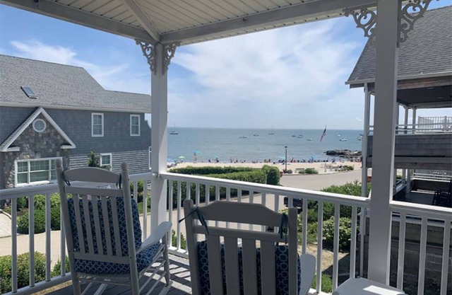 The Fairmont - Bay Views and Beach Access