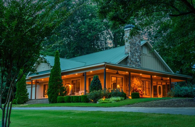 The Falls at Whitetail Ranch - Intimate Retreat