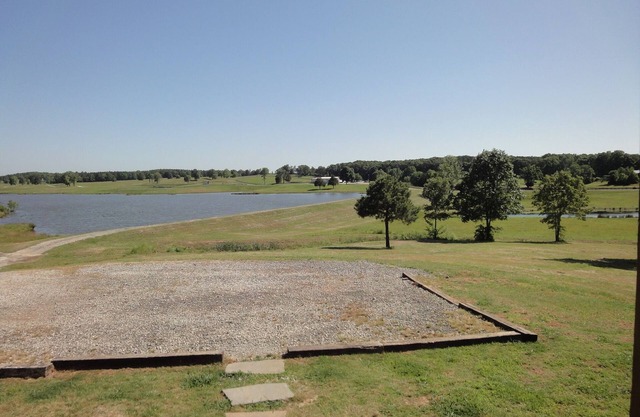 The Farmhouse At Coolwater Farm - Great for large groups and family outings