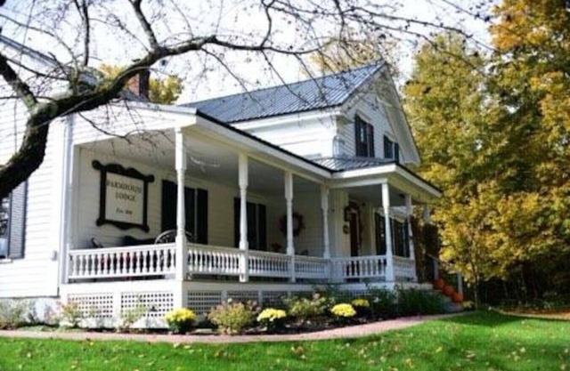 The Farmhouse Lodge Sleeps Twelve