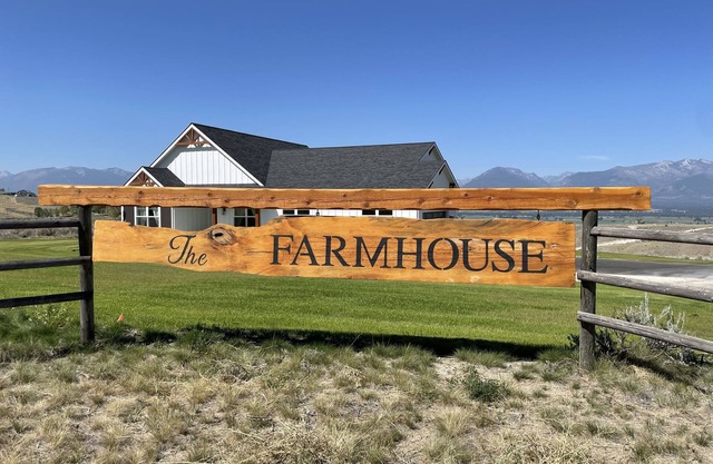 The Farmhouse @Michaels Way--Your Place to Stay