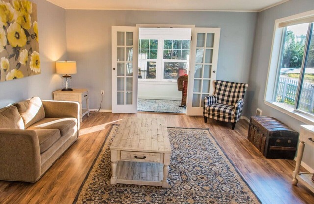 The Farmhouse - Classic 1914 Sequim Farmhouse Offers Charm, Relaxation & Fun For