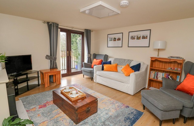 THE FAULKNER, pet friendly, character holiday cottage in Rhayader