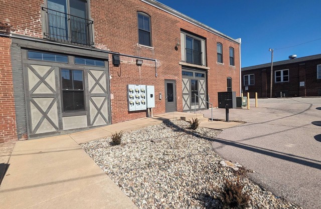 The Feed Mill Lofts - Downtown Belleville's Premier Accommodation