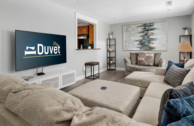 The Ferry by StayDuvet | Short Drive Downtown