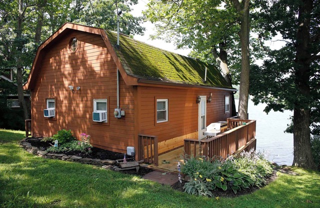 The Fish Inn | This classic lakefront cottage sits on the East side of Waneta Lake