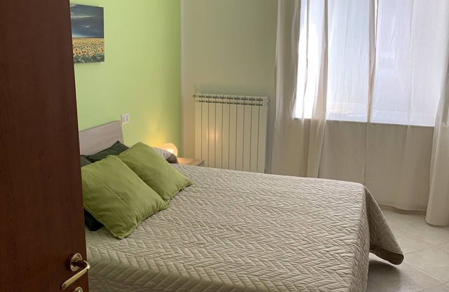 The flower garden / Sunflowers Room