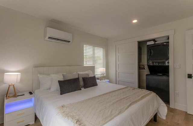 The Flats- Executive Suite-Downtown CDA
