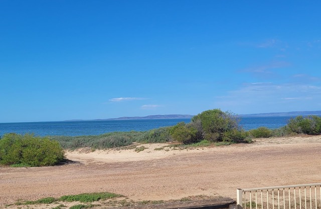 The Flinders Coastal Seafront Shack - uninterrupted views of the Spencer Gulf