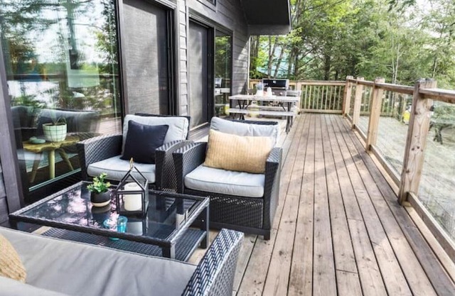 The Four Trees Cottage *Breathtaking lake views*