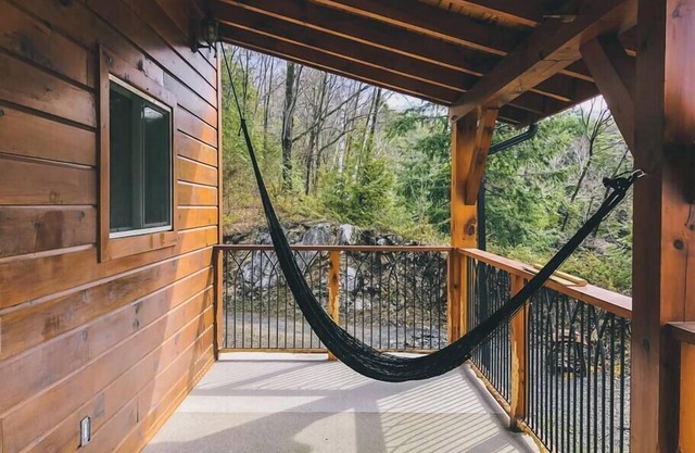 Ein kuratierter Hüttenurlaub mit Panorama-Sauna