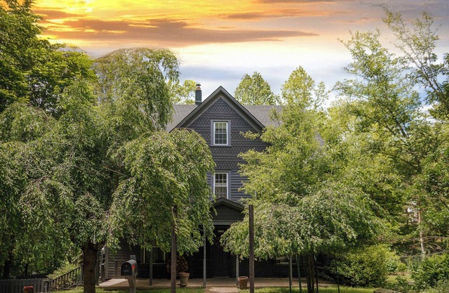 The Gables - Spacious and Charming (Sleeps 17!)