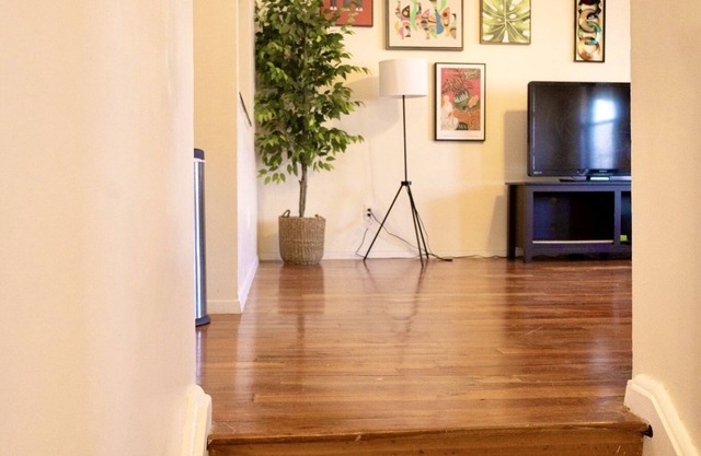 The Gallery 2 Bedroom Apt - 20 minutes to Manhattan