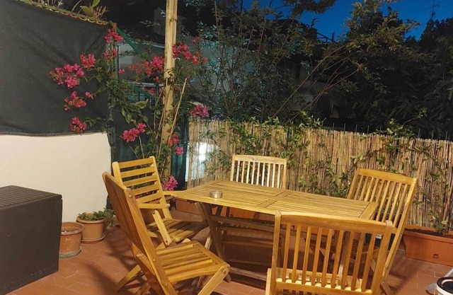The Garden Apartment with Wi-Fi and air conditioning
