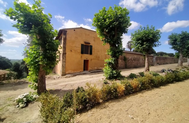 The garden house is located within the grounds of the historic Villa Meleto