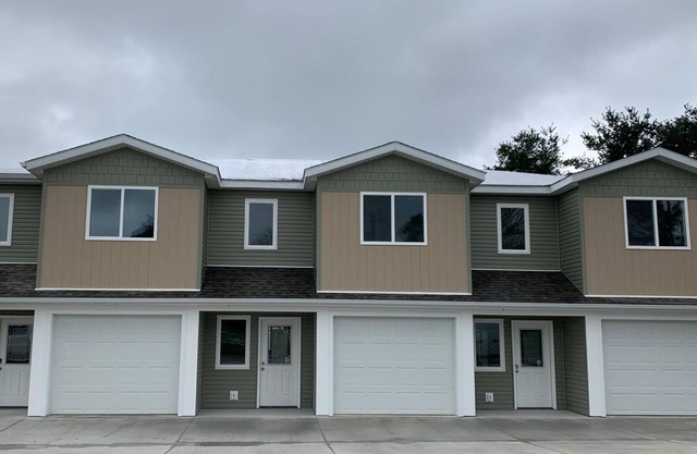 The Garden Townhouse; 3 BR, 1.5 bath, 1car garage.