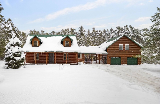 The Getaway in the Pines, On Snowmobile Trail