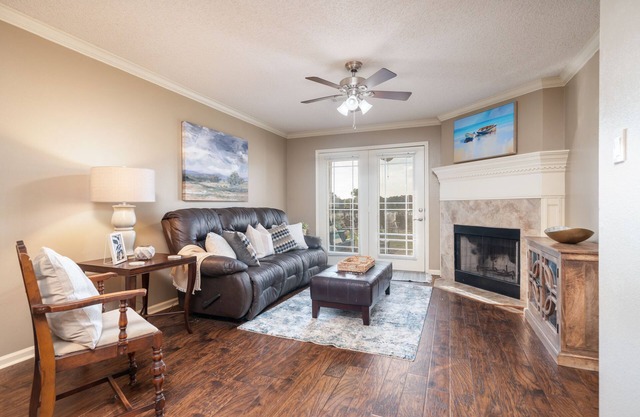 The Getaway...your perfect place to unwind - with hot tub just for guests.