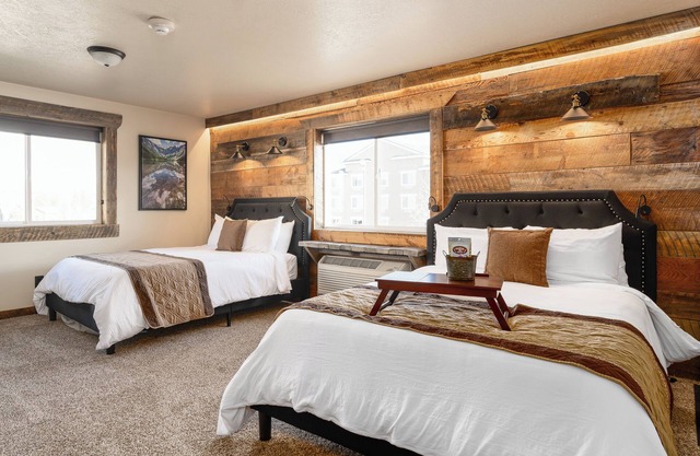 The Glacier Queen Suite