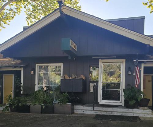 The Gold Lodge