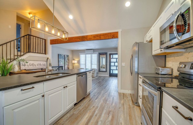 'grand Chelan' Large Group Getaway: Pool & Hot Tub