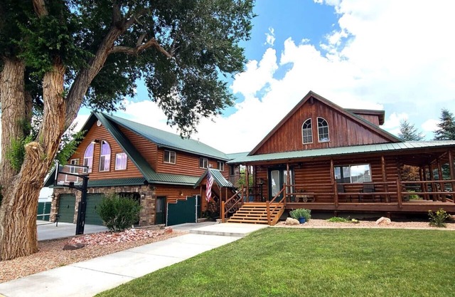 The Grand Circle Homestead & Retreat
