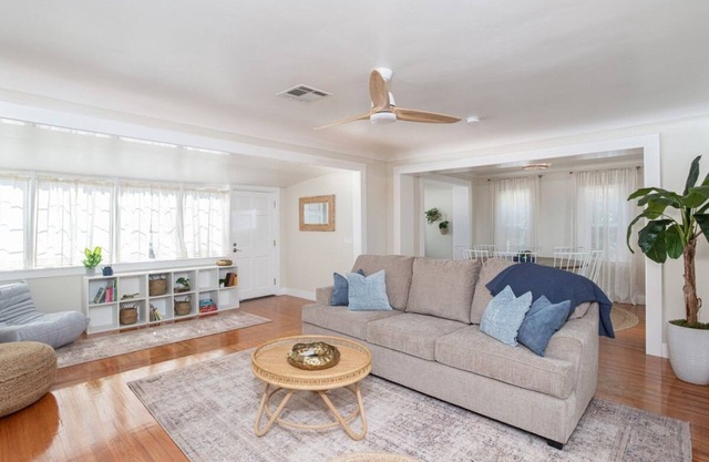 The Grand Escape | Central Location | 3 Bed 2 Bath