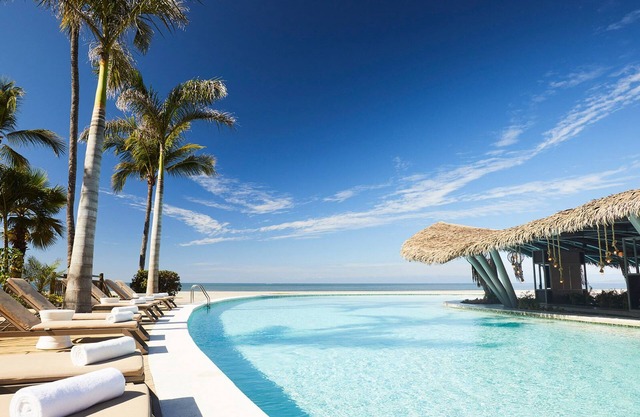 The Grand Luxxe Three Bedroom Spa Condo