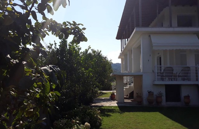 The green garden villa by the sea!