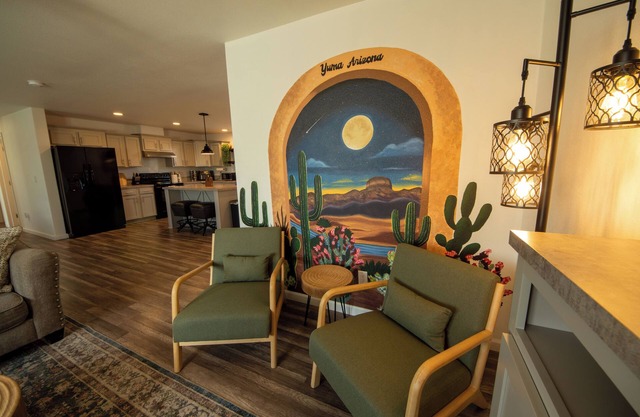 The Green House - 3 King beds, 2 Bathrooms in Yuma AZ