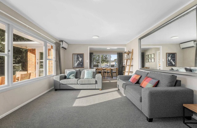 The Greenkeeper's Cottage - 3 Bedroom, 3 Bathroom on the Golf Course