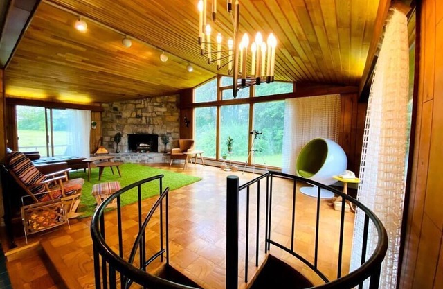 The Groovy Lake House