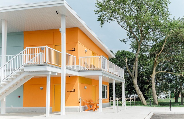The Grove Motel