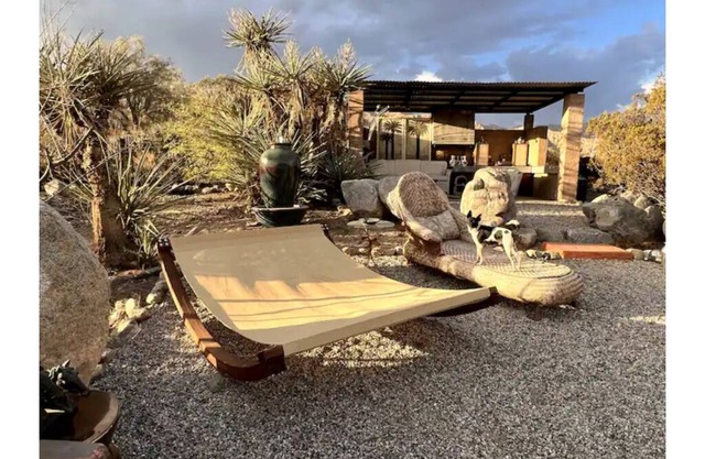 The Guest House @ Kaleidoscope Desert 5-Acre Animal & Art Sanctuary