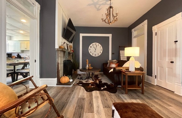 The Guesthouse Newly Renovated Historic Property just steps from the Downtown