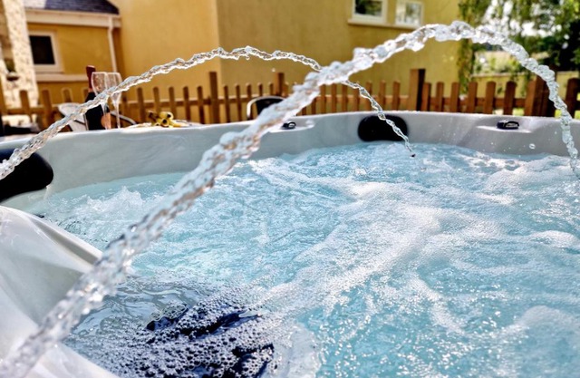 The Hamilton luxury holiday let's- The Coach House with hot tub